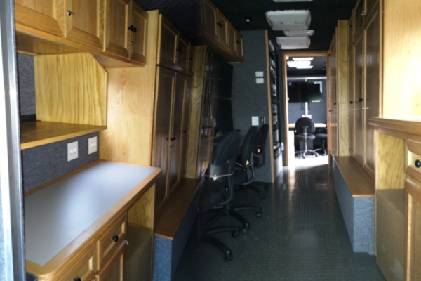 StepVan_Int_Cabinets-1030x579