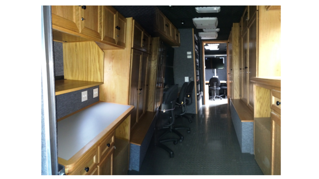 StepVan_Int_Cabinets-1030x579